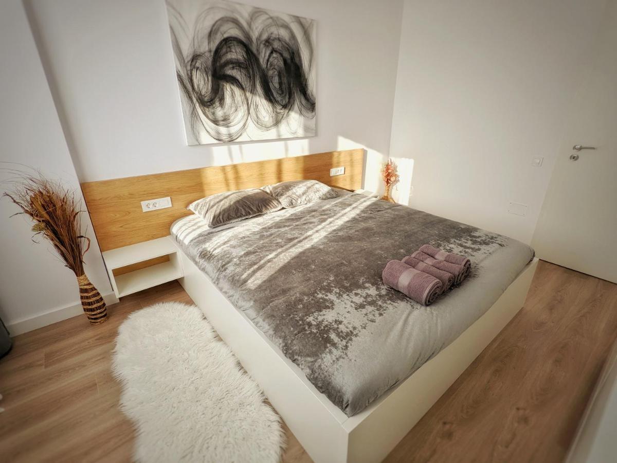 Cluj Airport Apartment Exterior photo