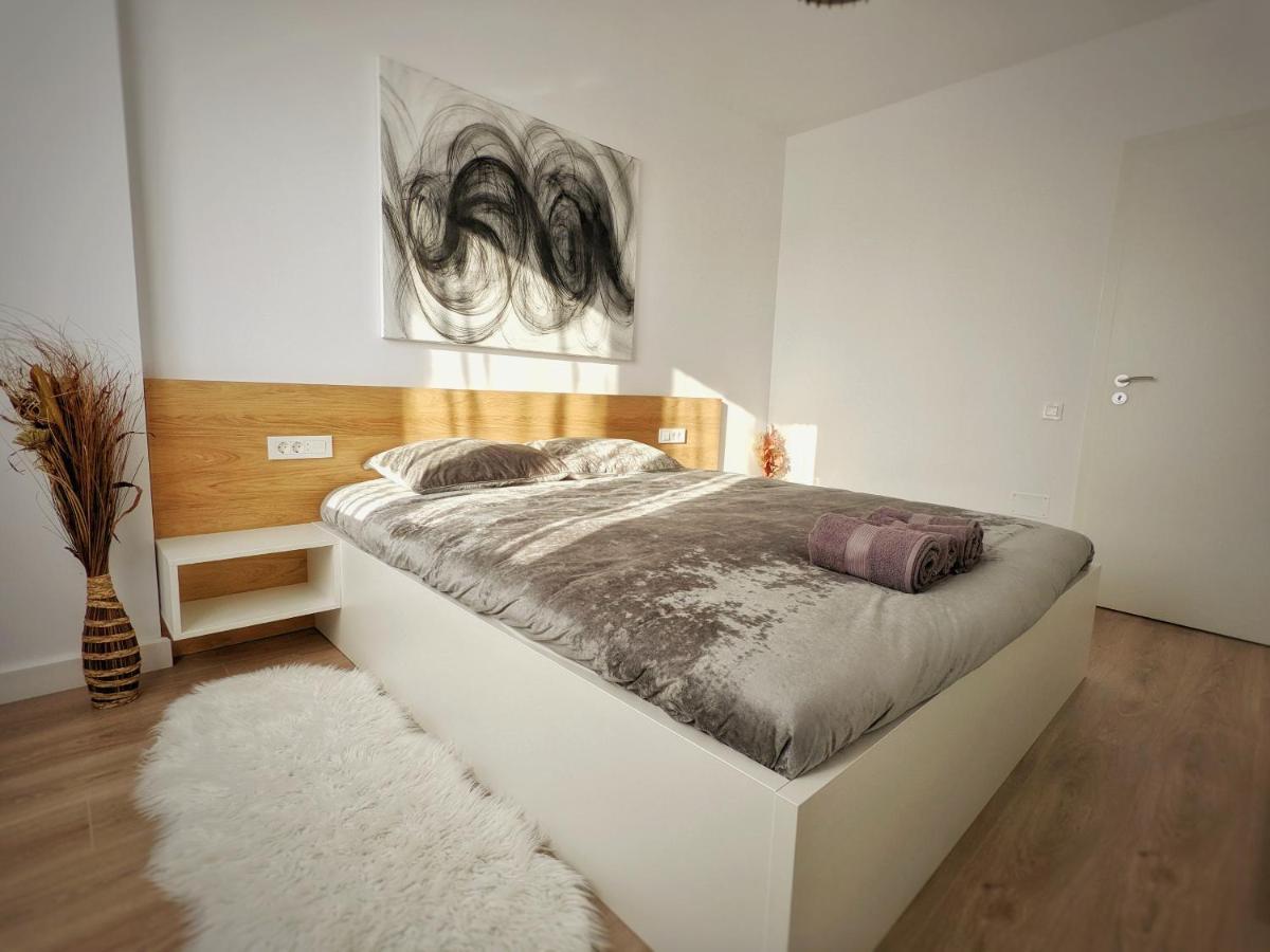 Cluj Airport Apartment Exterior photo